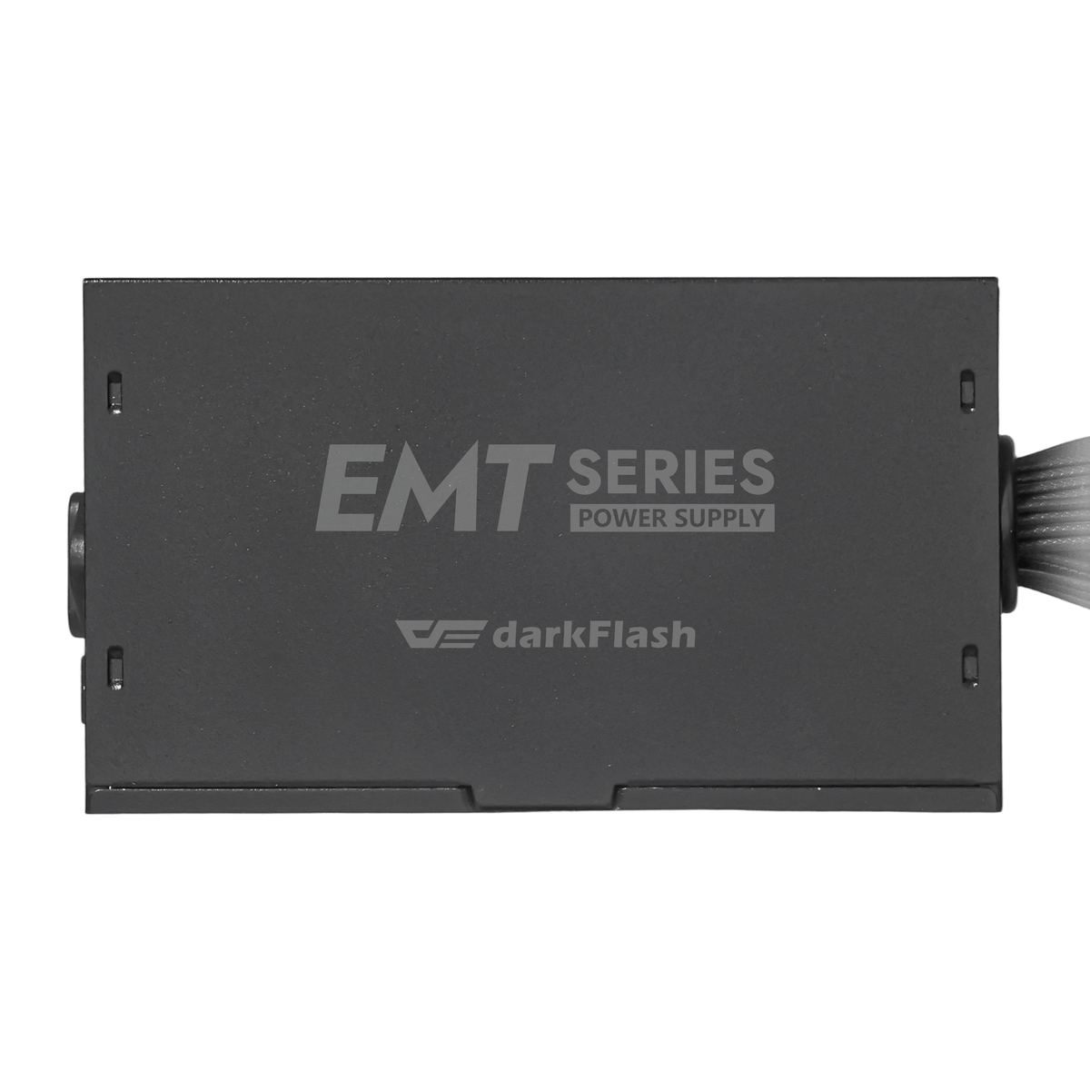 Fuente darkFlash EMT 750W 80 PLUS Bronze: detalle lateral de la carcasa.